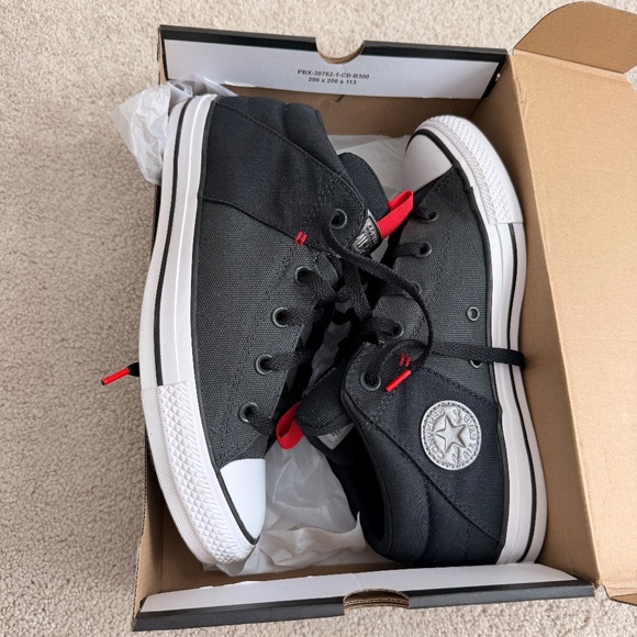 Converse shoes worn once - Picture 7 of 7